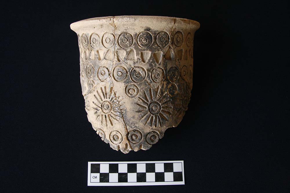 Middle Bronze vessel with stamped and impressed decoration